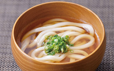 鯨と野菜のダシが詰まった〆のうどん