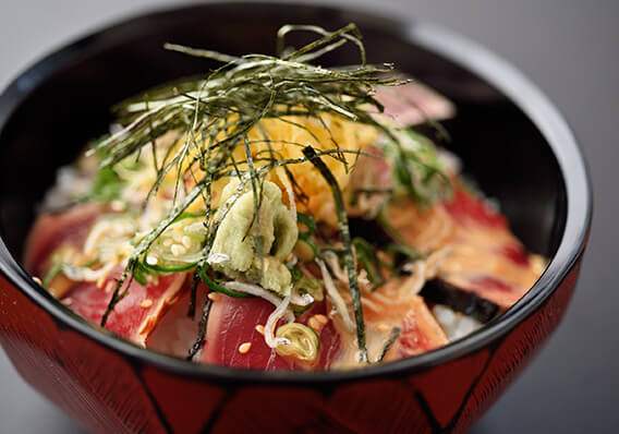 炭火焼 鰹丼 | 土佐料理 司[つかさ]・祢保希[ねぼけ]【公式通販】